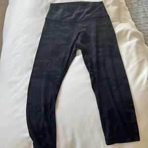 Lululemon size 6, 25’ camo leggings